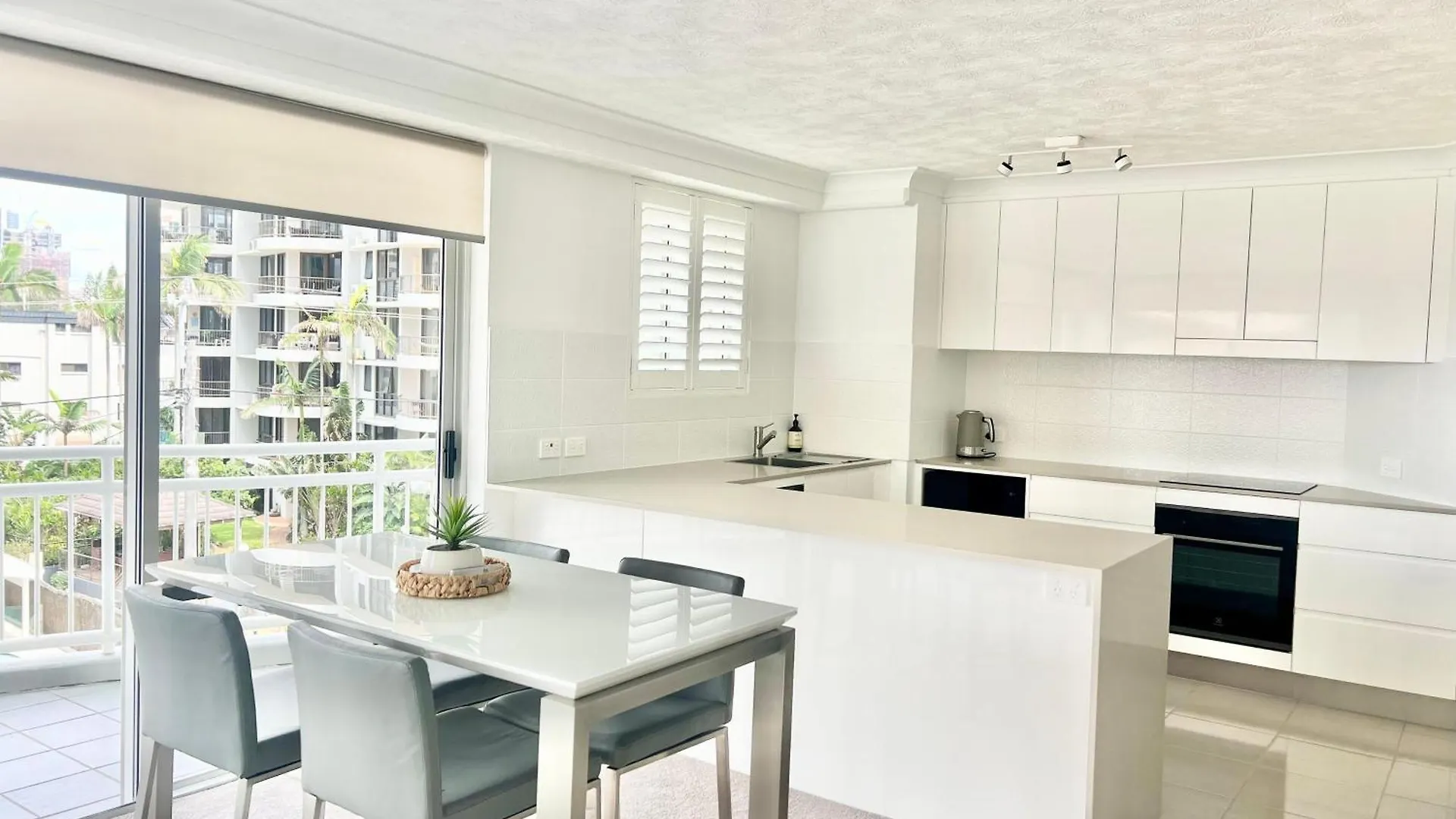 **** Aparthotel Wharf Boutique Apartments Gold Coast Australia