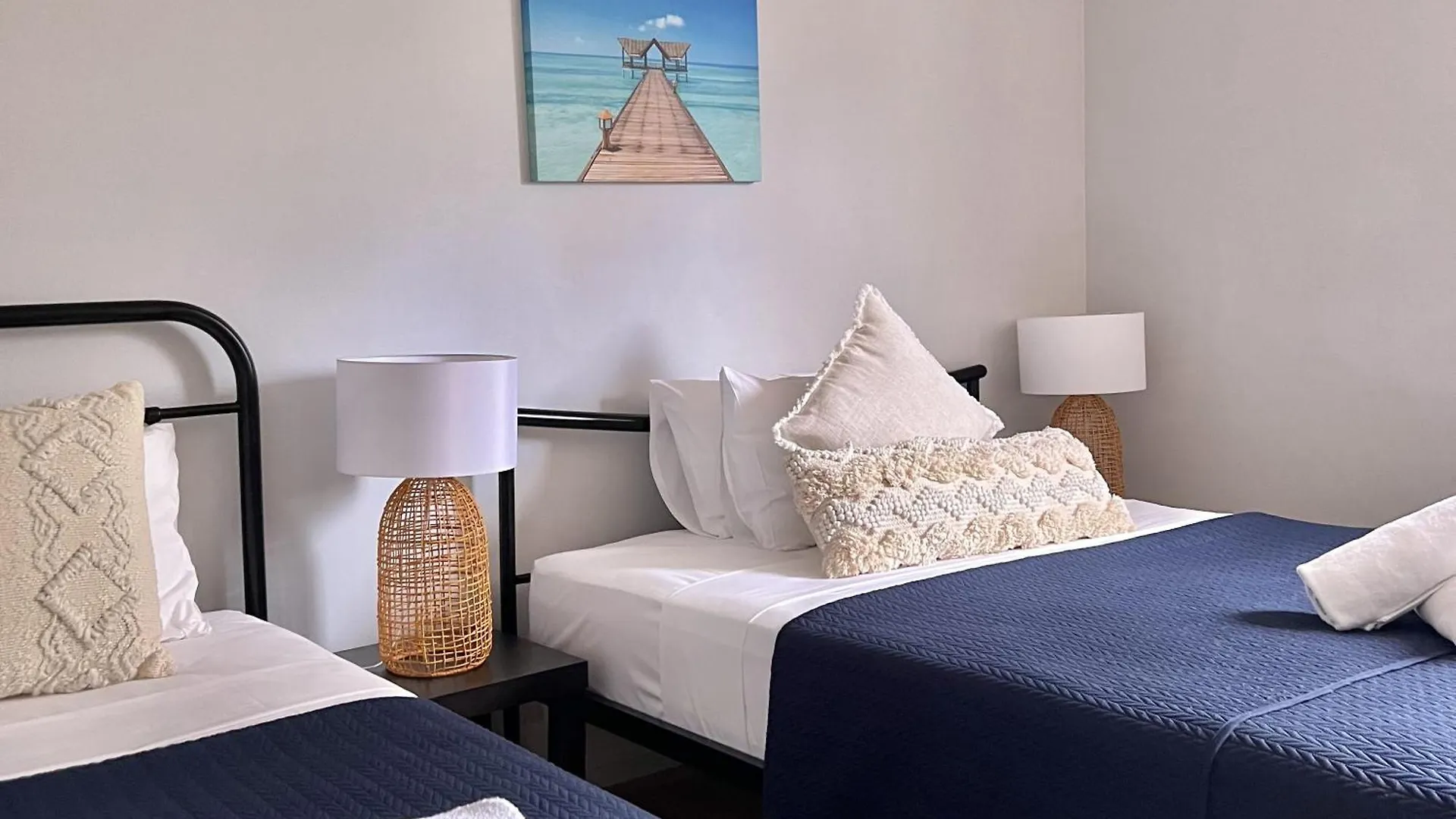 Wharf Boutique Apartments Gold Coast 4*,  Australia
